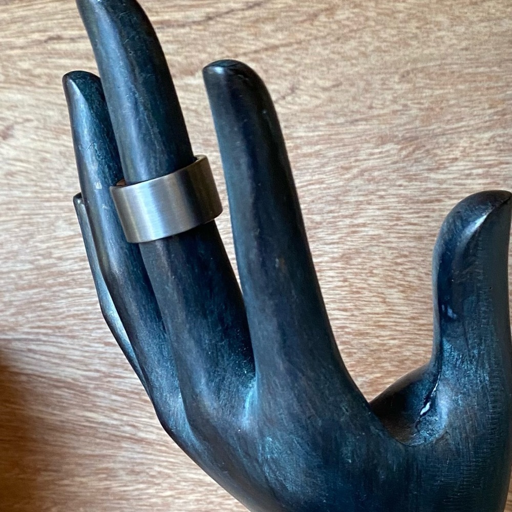 CHARMING Jeweler Tungsten Carbide Pipe Cut Wedding Band SIZE 6.5